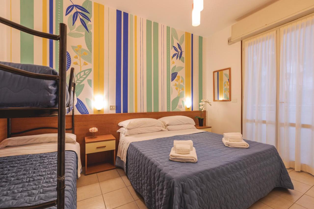 Hotel Clift Cervia Exteriör bild